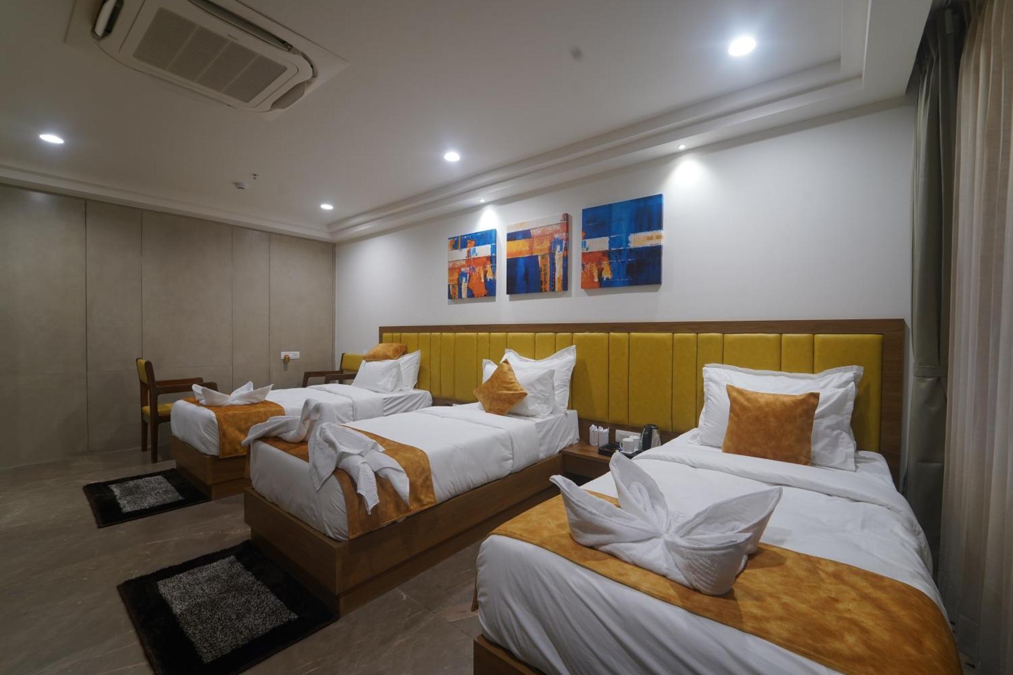 Kevadia Hotel Stature Inn מראה חיצוני תמונה