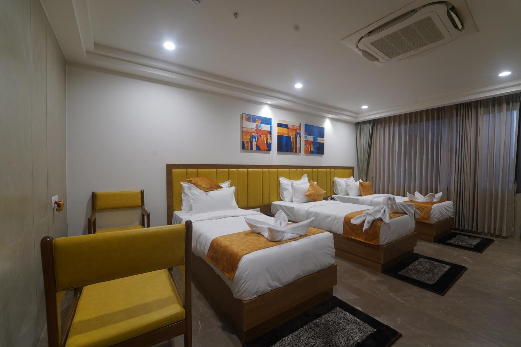 Kevadia Hotel Stature Inn מראה חיצוני תמונה